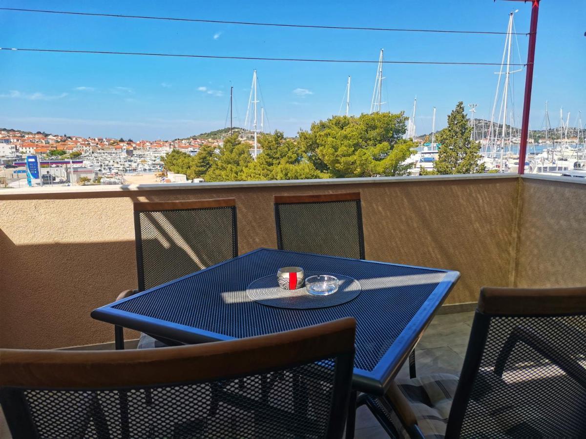 Apartment Hramina Murter Bagian luar foto
