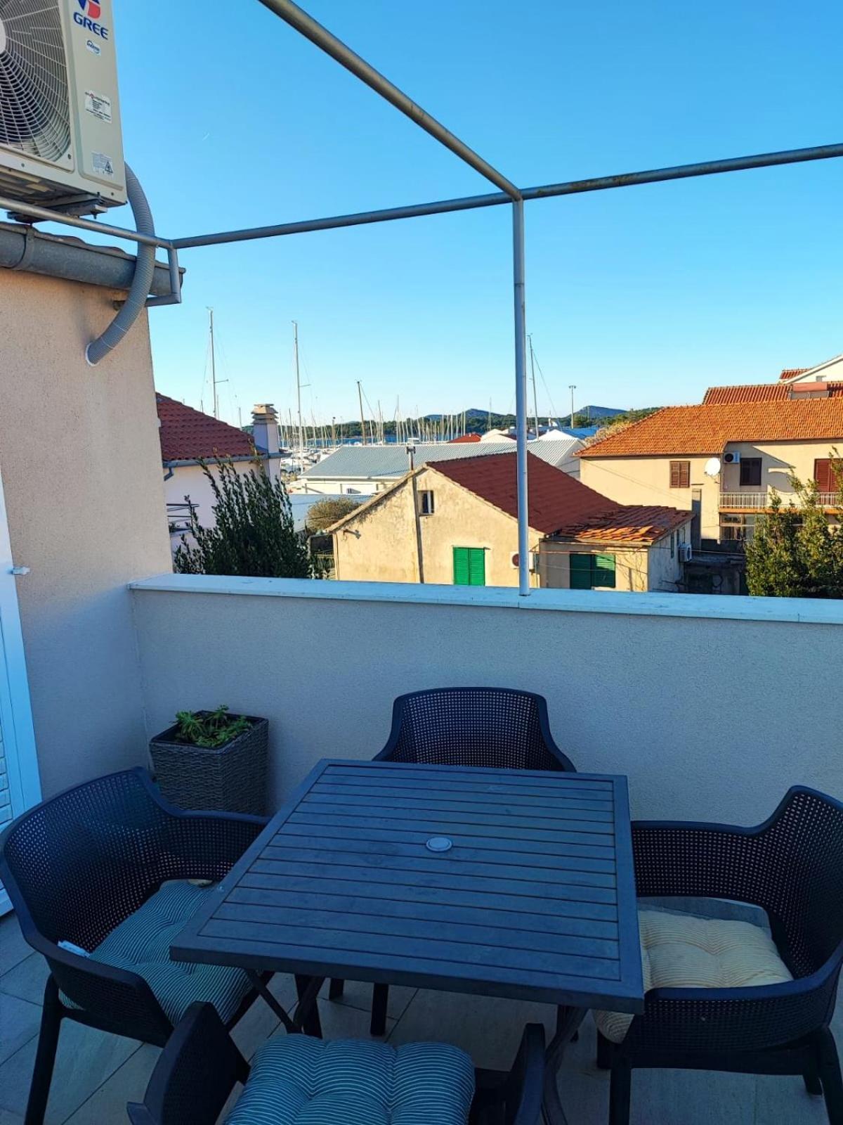 Apartment Hramina Murter Bagian luar foto